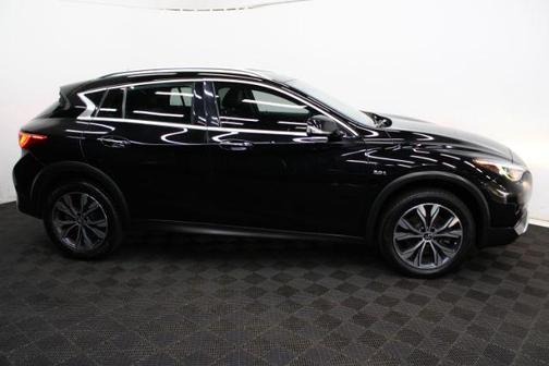 2018 INFINITI QX30 Luxury