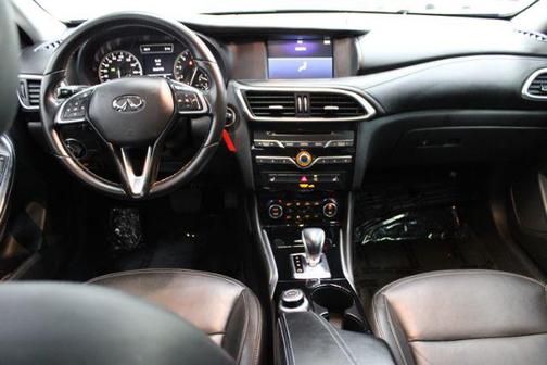2018 INFINITI QX30 Luxury