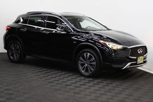2018 INFINITI QX30 Luxury