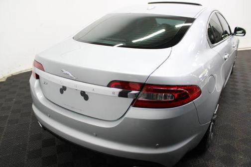 2010 Jaguar XF Premium Luxury