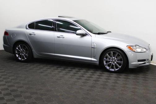 2010 Jaguar XF Premium Luxury
