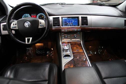 2010 Jaguar XF Premium Luxury