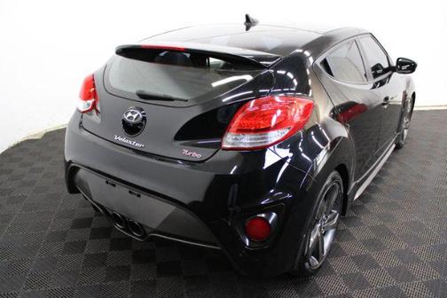 Ultra Black Pearl 2014 Hyundai Veloster Turbo