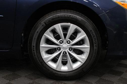 2017 Toyota Camry Hybrid XLE