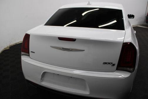 2016 Chrysler 300 S