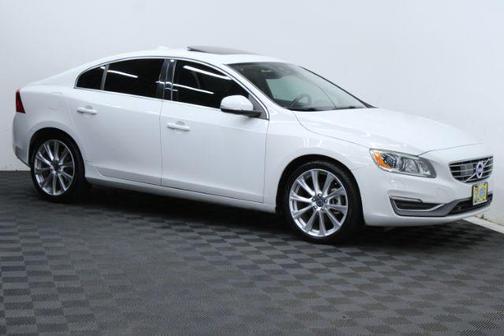 2016 Volvo S60 Inscription T5 Drive-E Platinum