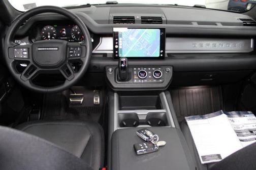 2025 Land Rover Defender 110 V8