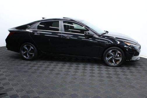 2021 Hyundai ELANTRA Limited