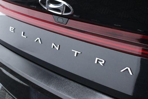 2021 Hyundai ELANTRA Limited