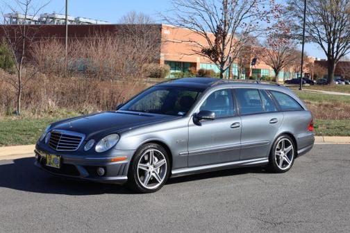 Photo 3 of 62 of 2007 Mercedes-Benz E-Class E 63 AMG