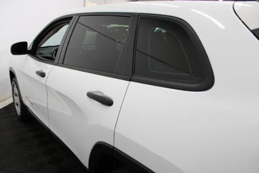 Bright White Clearcoat 2014 Jeep Cherokee Sport