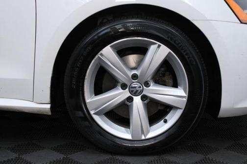 2013 Volkswagen Passat 2.5 SE
