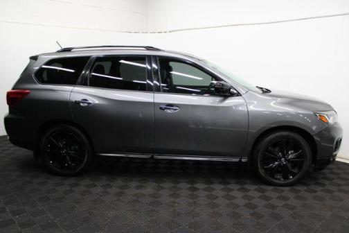 2018 Nissan Pathfinder SL