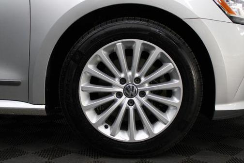 2017 Volkswagen Passat 1.8T SE