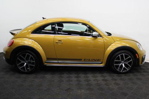 Sandstorm Yellow Metallic 2016 Volkswagen Beetle 1.8T Dune