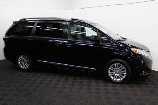 2017 Toyota Sienna XLE Premium