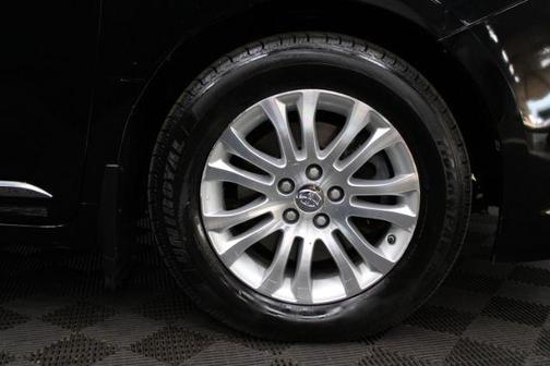 2017 Toyota Sienna XLE Premium