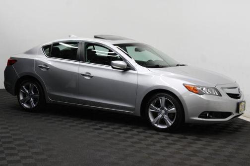 2013 Acura ILX 2.0L w/Premium Package