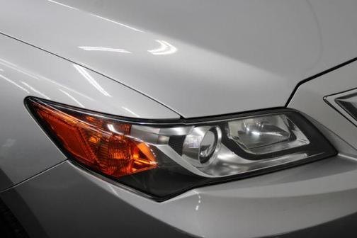 2013 Acura ILX 2.0L w/Premium Package