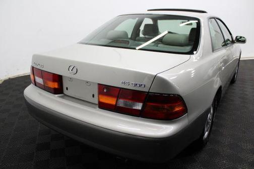 1999 Lexus ES 300 Base