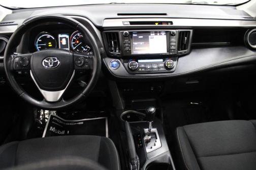 2017 Toyota RAV4 Hybrid XLE