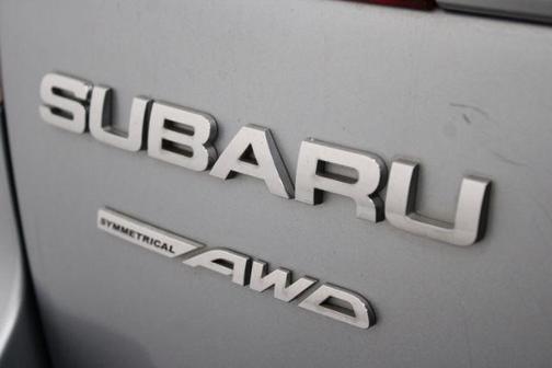 Ice Silver Metallic 2013 Subaru Outback 2.5i Limited