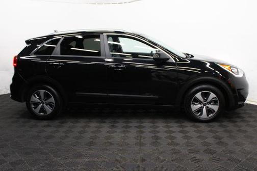 2017 Kia Niro LX