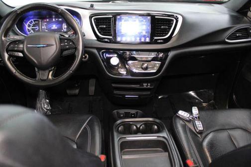 Granite Crystal Metallic Clearcoat 2019 Chrysler Pacifica Hybrid Touring L
