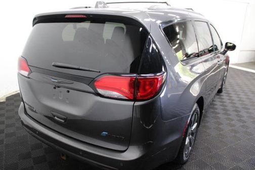 Granite Crystal Metallic Clearcoat 2019 Chrysler Pacifica Hybrid Touring L