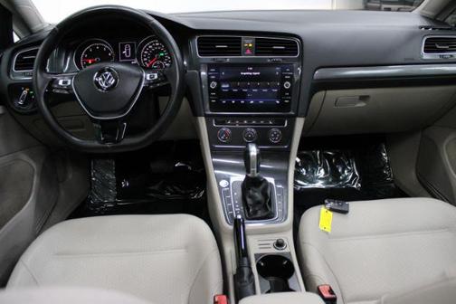 2018 Volkswagen Golf SportWagen TSI S