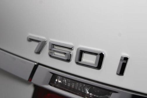 2015 BMW 750 i xDrive