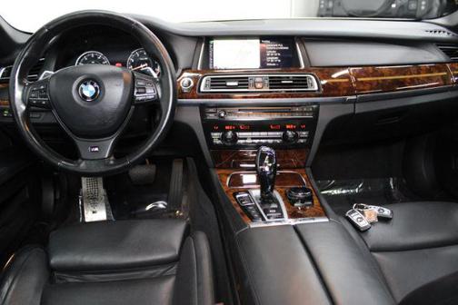 2015 BMW 750 i xDrive