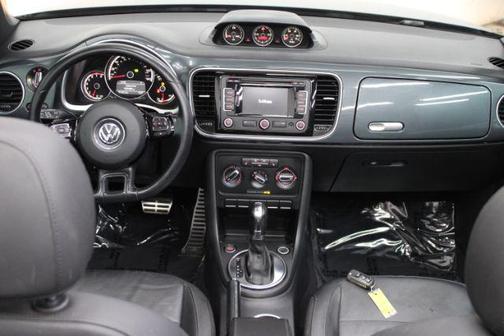 Deep Black Pearl Metallic/Beige Roof 2013 Volkswagen Beetle 2.0T