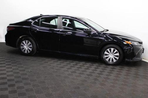 2019 Toyota Camry Hybrid SE