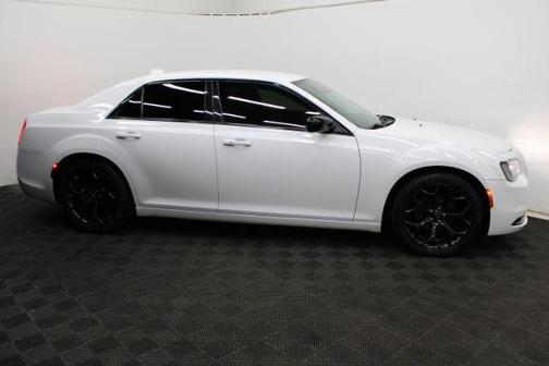 2019 Chrysler 300 Touring