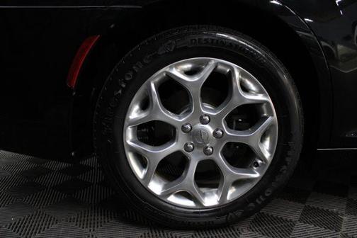2016 Chrysler 300C Platinum