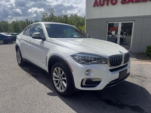 Pearl White 2019 BMW X6 xDrive35i Sports Activity Coupe