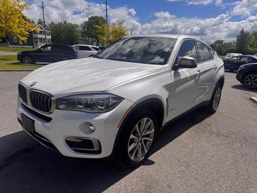 Pearl White 2019 BMW X6 xDrive35i Sports Activity Coupe