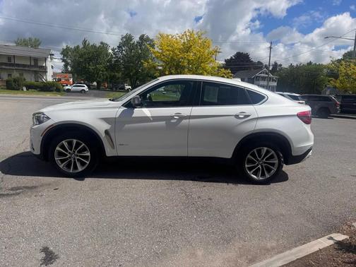 Pearl White 2019 BMW X6 xDrive35i Sports Activity Coupe