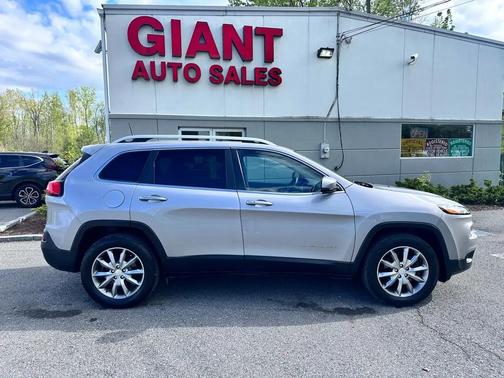Silver 2017 Jeep Cherokee Limited