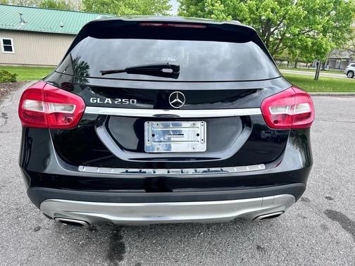 Black 2017 Mercedes-Benz GLA 250 Base