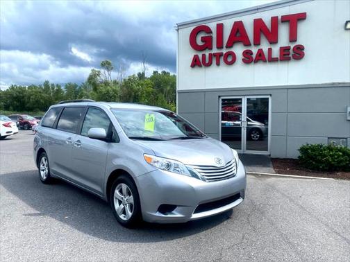 2015 Toyota Sienna LE