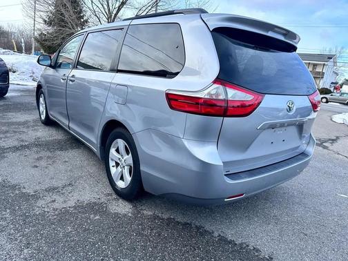 2015 Toyota Sienna LE