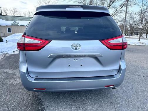 2015 Toyota Sienna LE