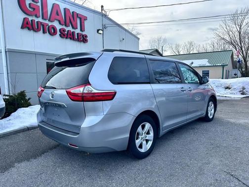 2015 Toyota Sienna LE