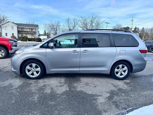 2015 Toyota Sienna LE