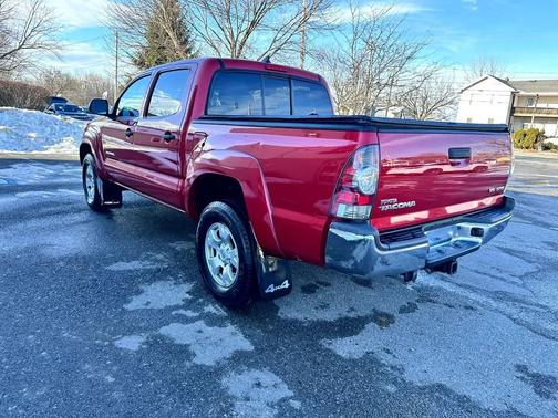 2015 Toyota Tacoma Base