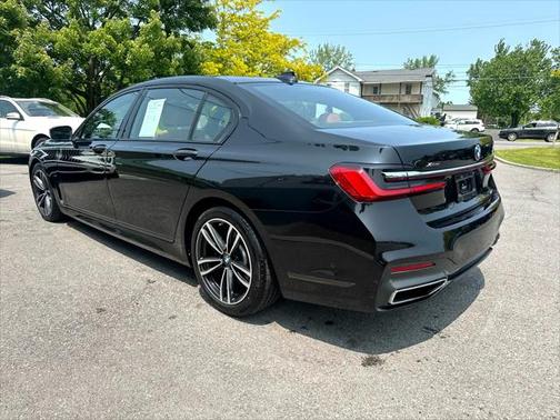 2022 BMW 750 i xDrive
