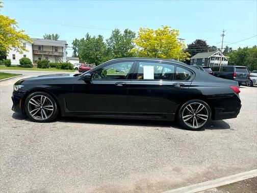 2022 BMW 750 i xDrive