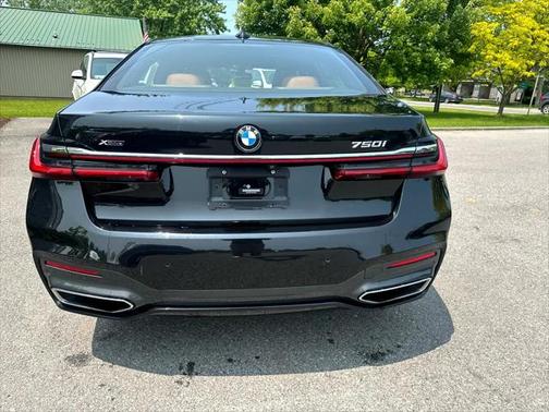 2022 BMW 750 i xDrive